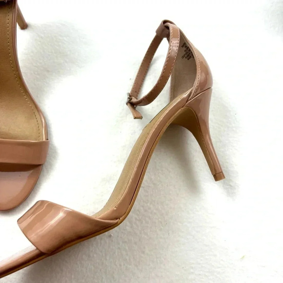 Steve Madden Tan Patent Leather Strappy Buckle Closure Stiletto Heel Size 10M - Picture 3 of 11